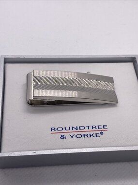 Roundtree & Yorke Silver Tone Money Clip Textured Herringbone Chevron Pattern